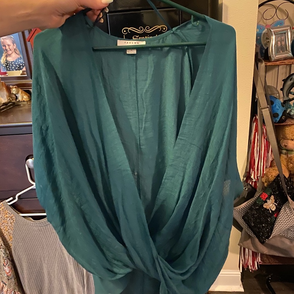Women’s Green Top